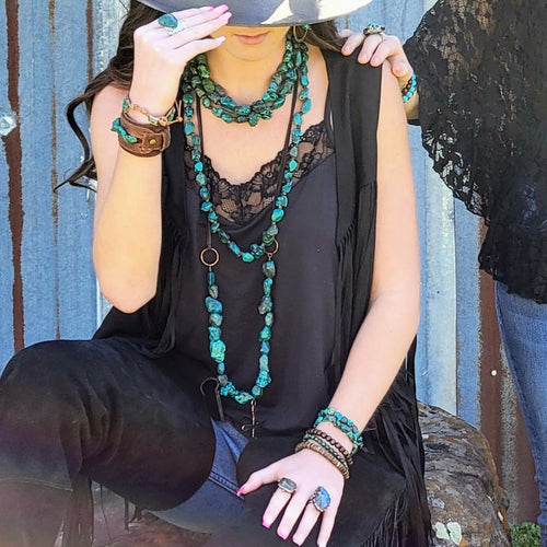 **Grand collier triple rangs en turquoise naturelle et bois 252x