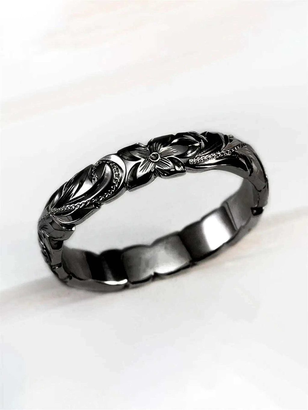 Engraved Flower RingDon’t want to wear a ring that feels ordinary and lacks meaning? This engraved flower ring is here to change that. Thoughtful design with floral engraving, this ringRemoloxEngraved Flower Ring