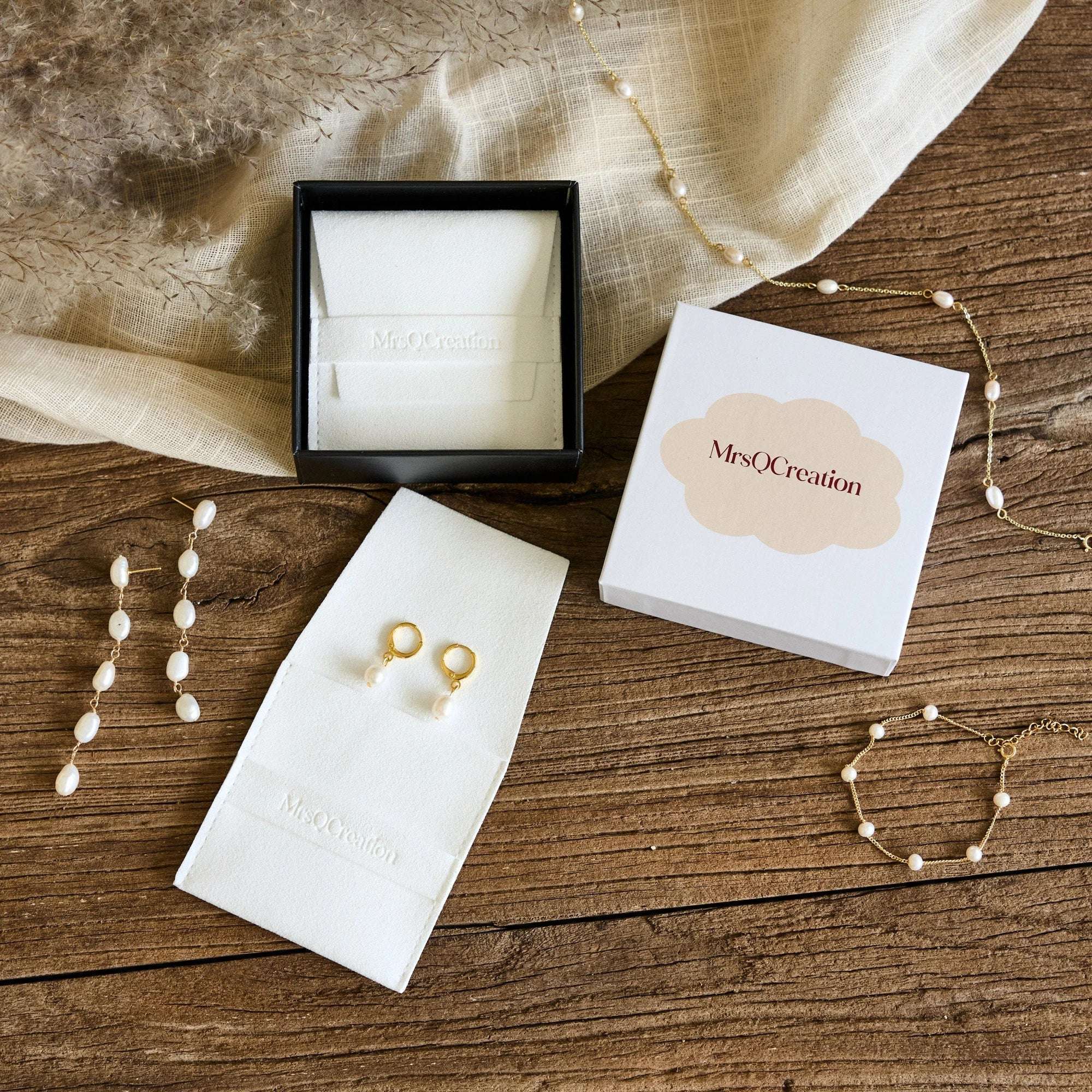 Eternal Pearl & Diamond Necklace – A Whisper of Elegance for Life’s MoGrace Woven in Crystal and PearlThe Eternal Pearl &amp; Diamond Necklace is where timeless beauty meets bridal elegance. Crafted in luminous sterling silver, it featRemoloxEternal Pearl & Diamond Necklace