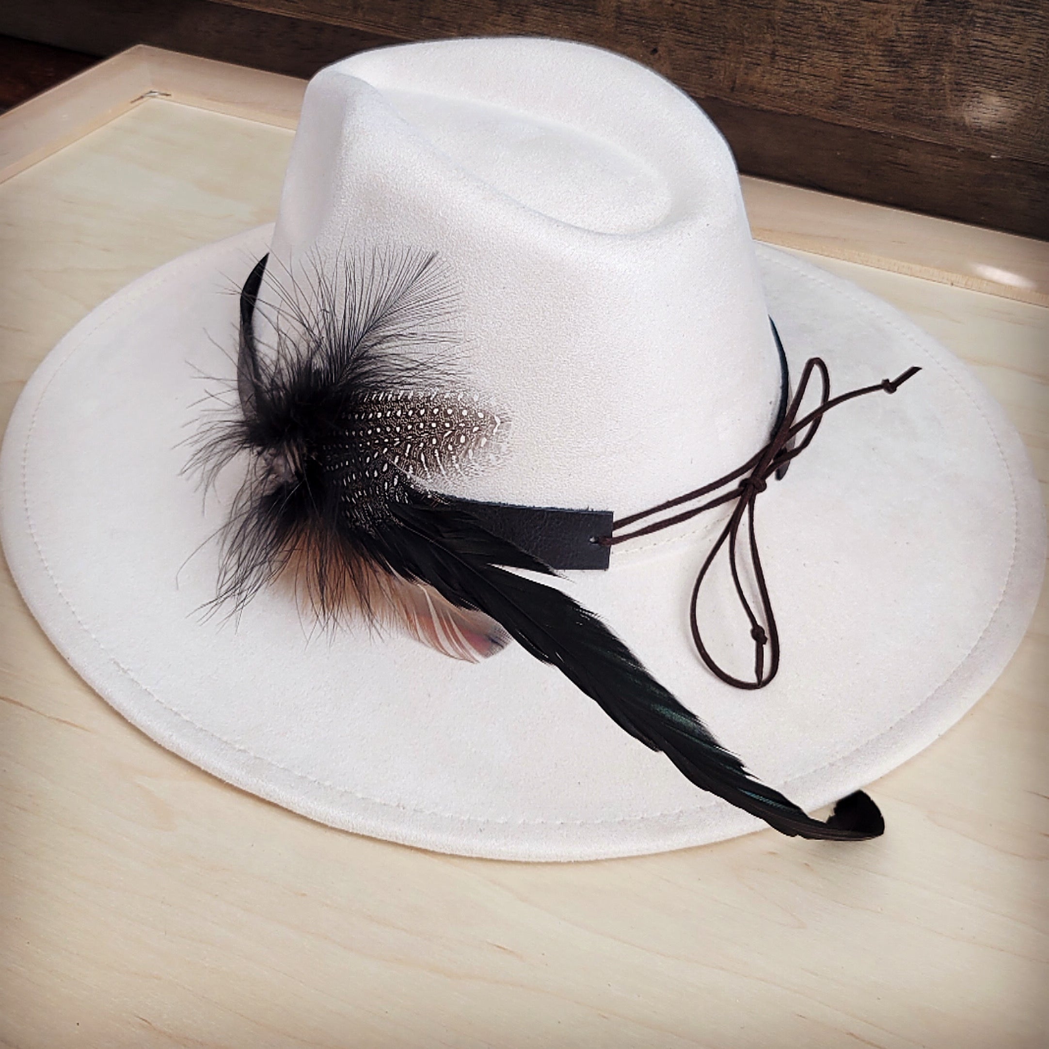 Genuine Leather Black Hat Band w/ Spotted & Marabou Feathers 953d