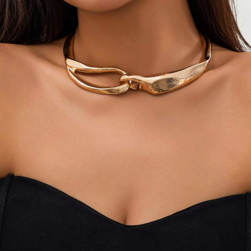 Rebel Luxe – Exaggerated Heavy Metal Thick Chain Choker NecklaceBold Chains. Bigger VibesUnleash your fearless fashion side with the Rebel Luxe Thick Chain Torques Necklace—a high-impact statement piece that screams confidence anRemoloxRebel Luxe