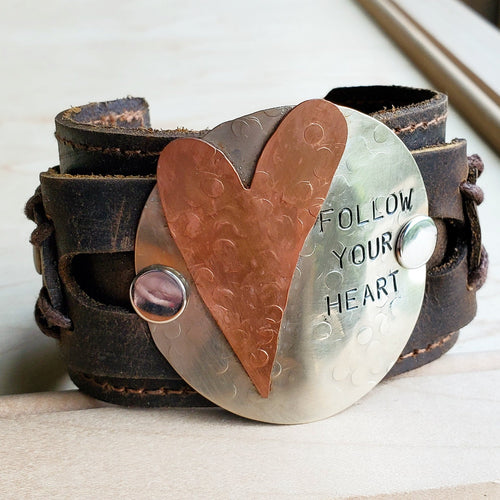 **SUIVEZ VOTRE CŒUR Bracelet en cuir vieilli 004E