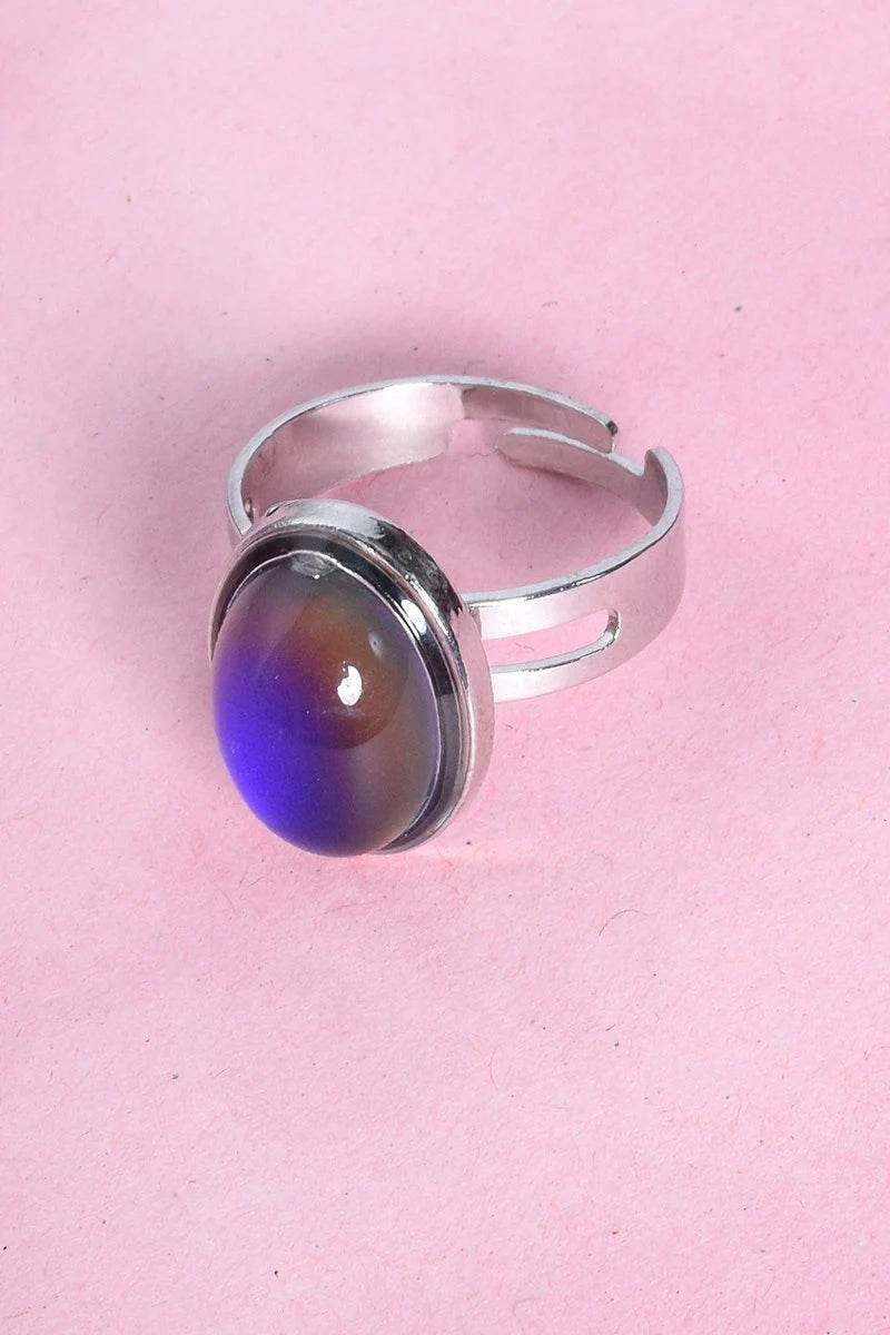 Retro Aura Mood Ring – A 90s Classic, Reborn in Silver ShineFeel the Vibe, Wear the MoodStep back into the magic of the '90s with the Retro Aura Mood Ring, a true classic that never goes out of style. Featuring an iconic ovalRemoloxRetro Aura Mood Ring