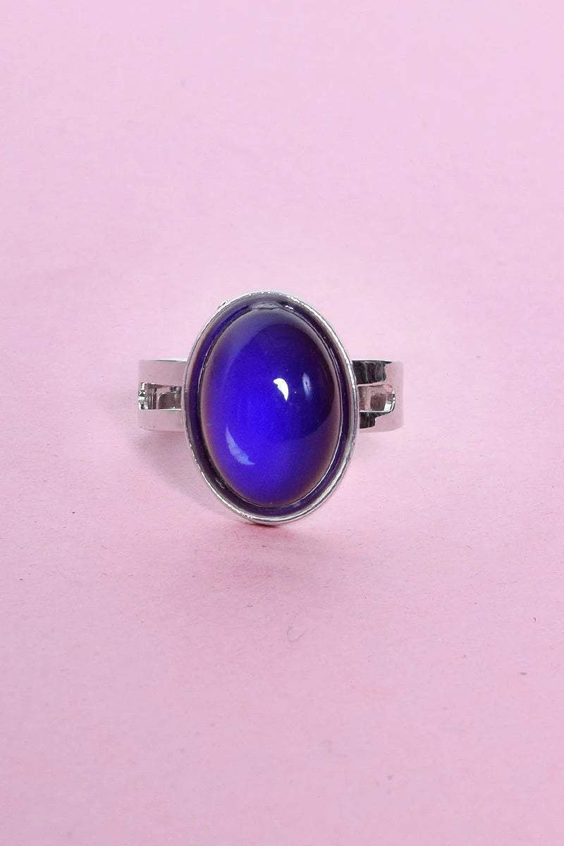 Retro Aura Mood Ring – A 90s Classic, Reborn in Silver ShineFeel the Vibe, Wear the MoodStep back into the magic of the '90s with the Retro Aura Mood Ring, a true classic that never goes out of style. Featuring an iconic ovalRemoloxRetro Aura Mood Ring