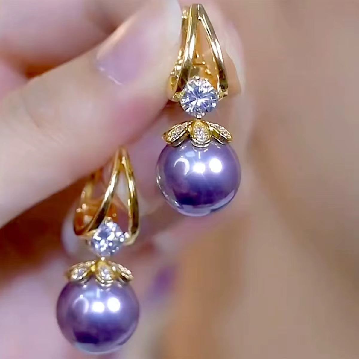 Pearl Earrings Copper Alloy Red Diamond Earrings Fashionable TemperameRadiate Grace with Every TurnThe ScarletLuxe™ Pearl &amp; Red Crystal Drop Earrings are a dazzling expression of classic charm and contemporary sophistication. CraftRemoloxPearl Earrings