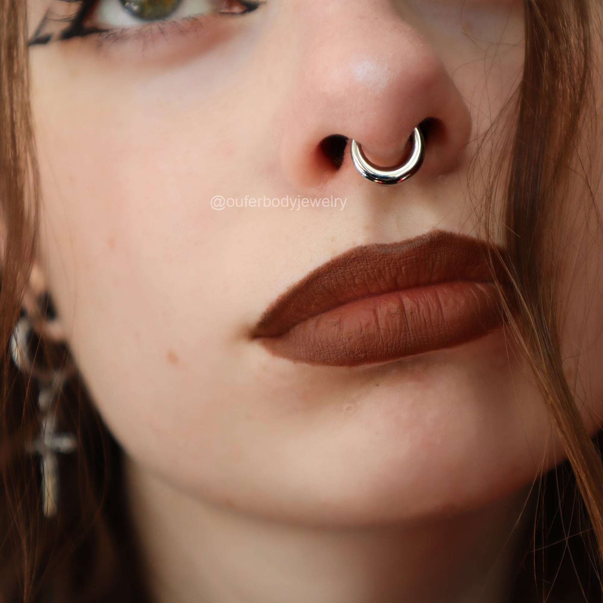 Lunar Bold Septum Clicker – Sculpted Shine for Unapologetic StyleA Statement of Strength, Styled with PrecisionThe Lunar Bold Septum Clicker is the perfect fusion of edgy attitude and refined design. Crafted from premium surgical RemoloxLunar Bold Septum Clicker