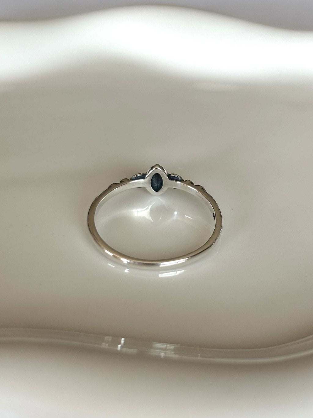 Whisper of Bali Dainty Silver Ring – Timeless Simplicity with Island SA Minimalist Touch Inspired by Exotic EleganceThe Whisper of Bali Dainty Silver Ring captures the quiet charm of island artistry with a sleek, modern twist. Crafted RemoloxWhisper of Bali Dainty Silver Ring