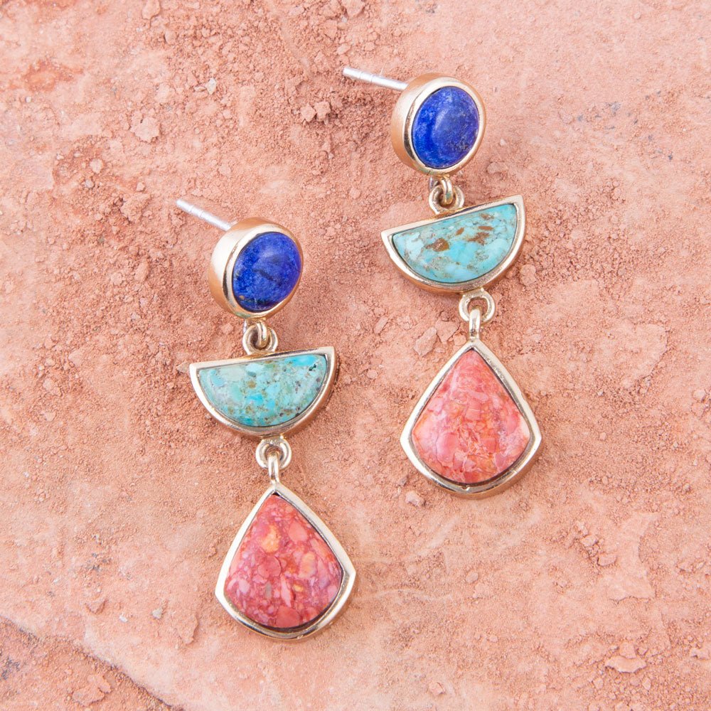 Boucles d'oreilles pendantes dorées colorées en lapis-lazuli, turquoise et corail éponge orange