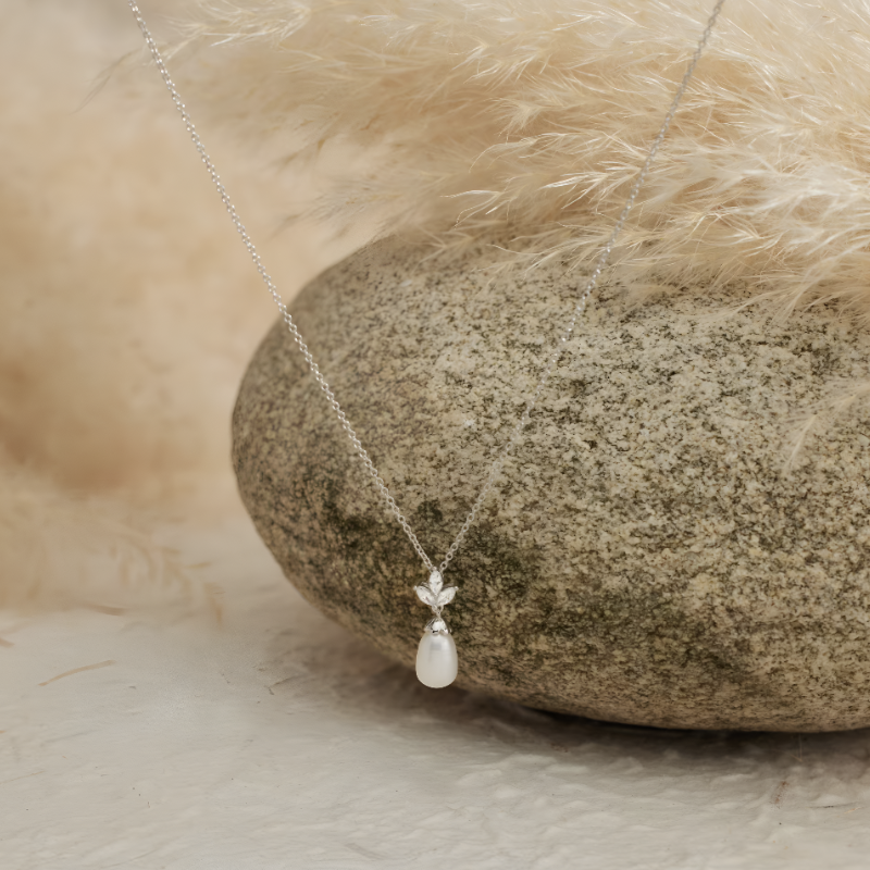 Ewige Perlen- und Diamantkette – Ein Hauch von Eleganz für die schönsten Momente des Lebens
